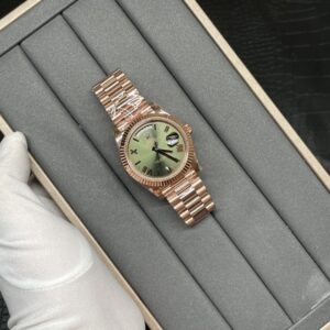 GM Rolex double date green dial