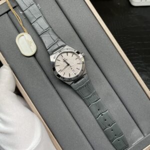 Omega Constellation men's leather strap 41mm watch