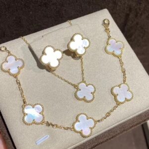 Four leaf clover set with bracelet and necklace