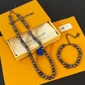 Louis Vuitton MONOGRAM PEARLS bracelet necklace set