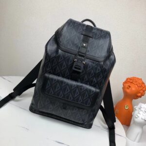 Dior Hit the Road shoulder bag
