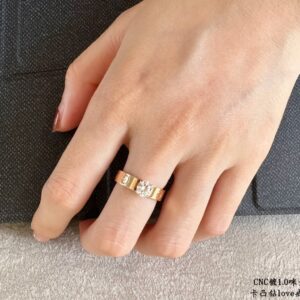 Cartier convex vinyl nail ring