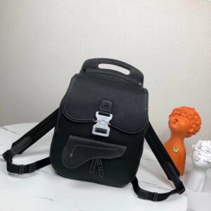 Gallop shoulder bag with diagonal stitching