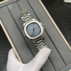 PATEK PHILIPPE Nautilus New Series 5811