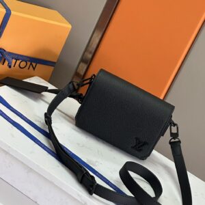 M82085 Black Mini Handbag