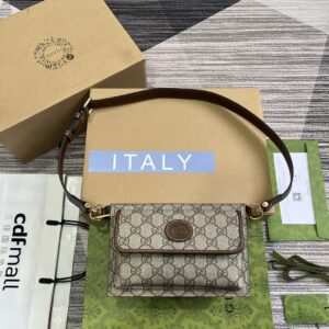 Gucci GG Supreme waist pouch