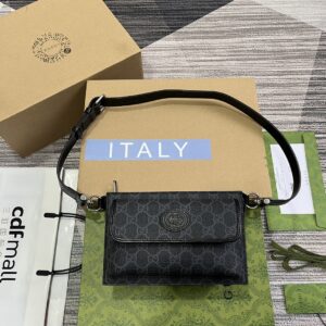 Gucci GG Supreme waist pouch