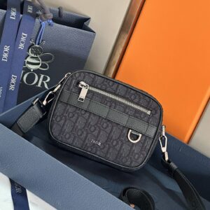 Safari Messager Bag Model 93307