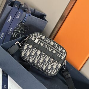 Safari Messager Bag Model 93307
