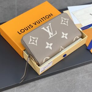 Zippy Wallet Crafty Monogram Apricot