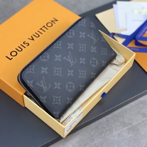 Zippy Organizer leather wallet