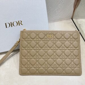 Louis Vuitton Caro Daily modern handbag