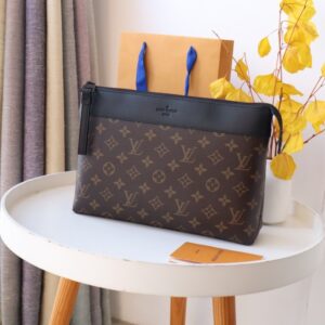 Hermès Pochette Voyage hand bag with soft material