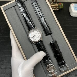 Patek Philippe V9 Limited Edition Watch with Date and Day