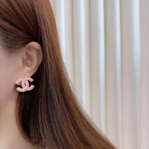 New stud earring