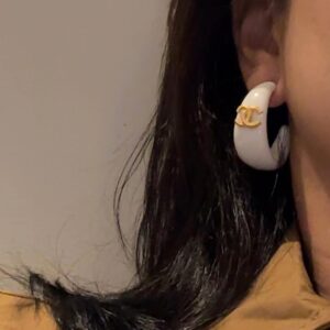 Chanel vintage earring minimalist design