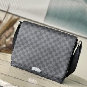 District Medium Travel Pouch
