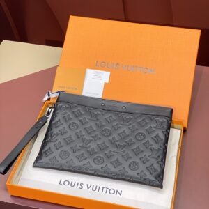 Louis Vuitton Pochette To-Go new print handbag