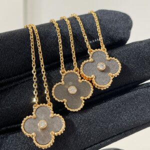 V0811 New Silver Onyx Four-Leaf Necklace