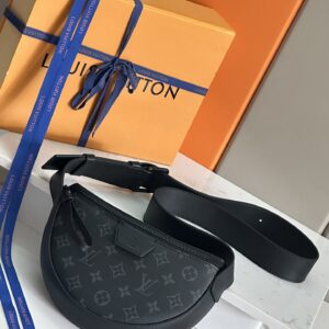 Moon Crossbody Handbag Model M23835