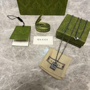 G letter square hollow necklace