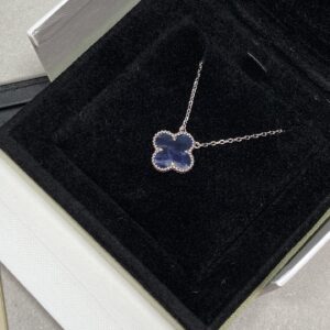 Christmas Peter stone blue necklace with four-leaf clover