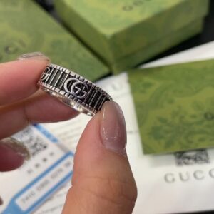Gucci distressed double G ring