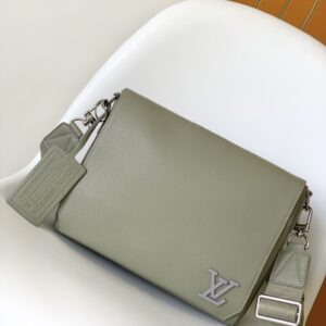 Aerogram Crossbody Bag Extral-fine leather