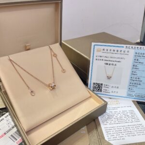 Bvlgari 18k small waist necklace