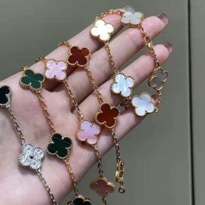 Gold five-fold panda bracelet