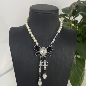 Black white panda bow pearl necklace