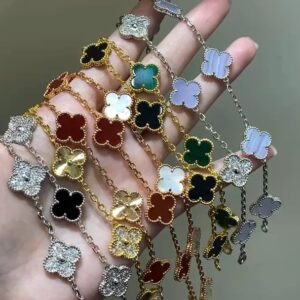 Custom VCA five flowers bracelet