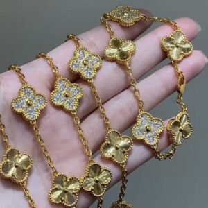 Custom VCA laser-engraved diamond five flowers bracelet