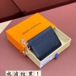 Porto Cult LV Charm Model M82132