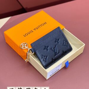 Porto Cult LV Charm Model M82132