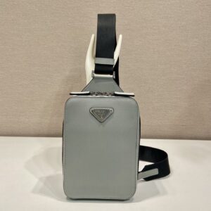 Louis Vuitton Chest Bag Model 2VZ106 New Color