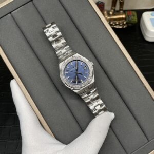 Vacheron Constantin Overseas women's automatic wristwatch