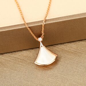 Diva's Dream necklace