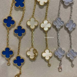 Blue, white and purple five-fold bracelet with clover pattern
