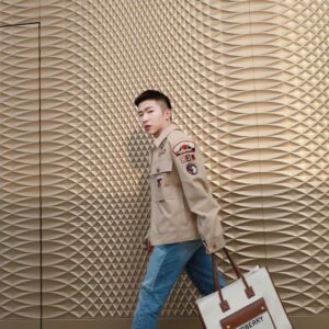 B brand Freya tote bag with Horseferry print