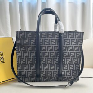 Fendi large capacity hand carry bag