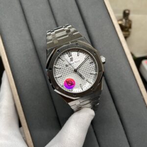 Royal Oak 15500 V2 with Caliber 4302
