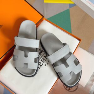 Hermes Chypre Series leather design casual slip-on
