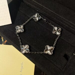 Van Cleef & Arpels Black Knight laser five flower bracelet