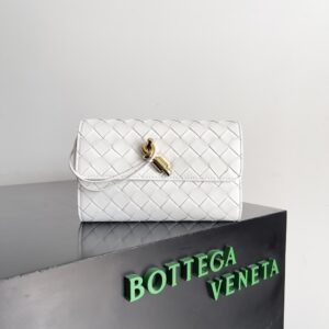 BV Andiamo premium leather handbag