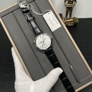 Jaeger-LeCoultre geographic master Q1428421 watch