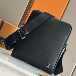 Alex small messenger bag, 21x25x4cm