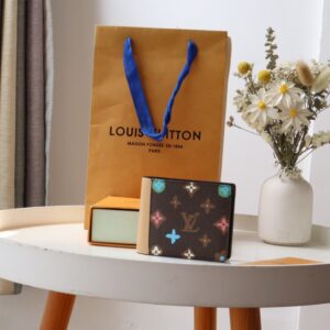 Multiple wallet