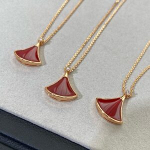 2024 new style dress necklace with V gold material