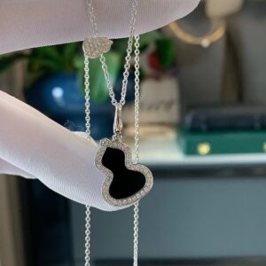 Qilin gourd diamond black agate necklace